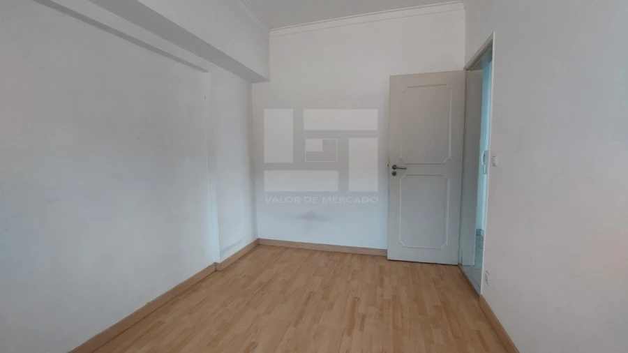 Apartamento T3 para Venda em Rio de Mouro Foto 27