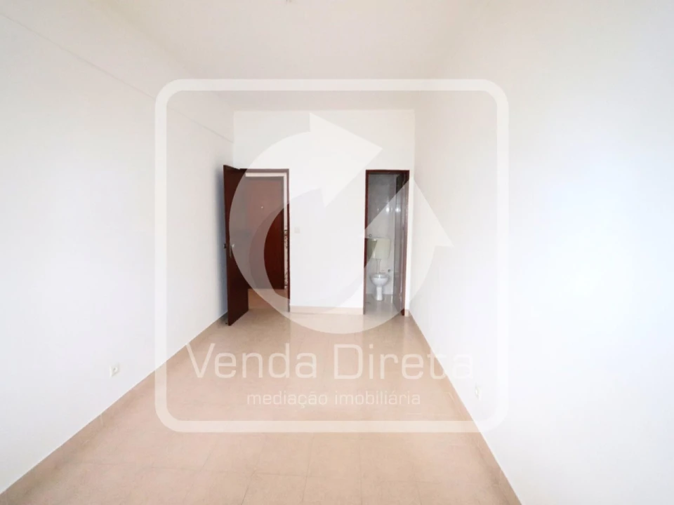 Apartamento T3 para Venda em Moita Foto 13