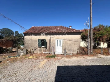 Moradia T1 para Venda em Fragoso