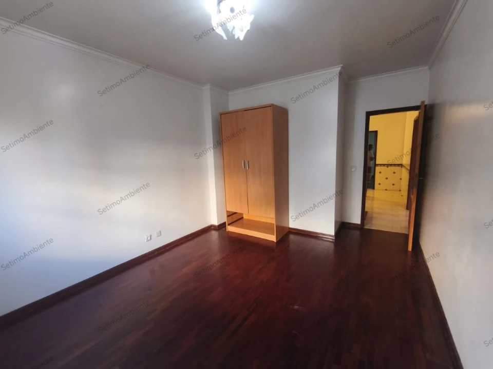Apartamento T2 para Venda em Algueirão-Mem Martins Foto 2