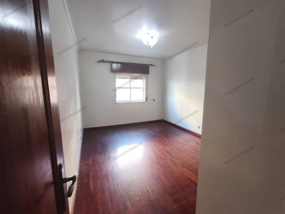 Apartamento T2 para Venda em Algueirão-Mem Martins Foto 3