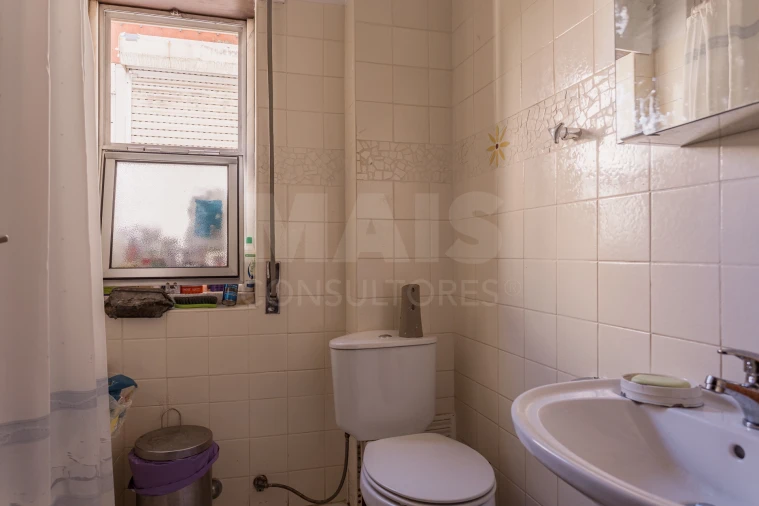 Apartamento T2 para Venda em Santo António dos Cavaleiros e Frielas Foto 11
