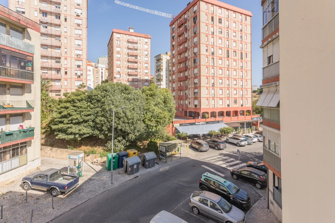 Apartamento T2 para Venda em Santo António dos Cavaleiros e Frielas Foto 2