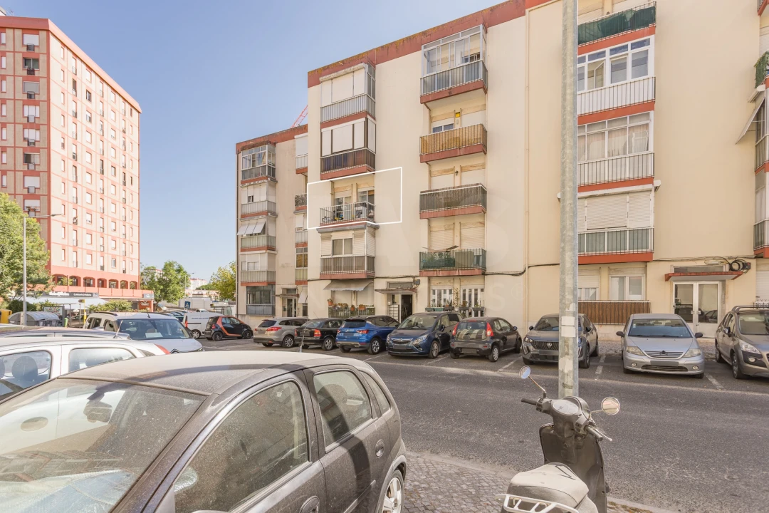 Apartamento T2 para Venda em Santo António dos Cavaleiros e Frielas Foto 8