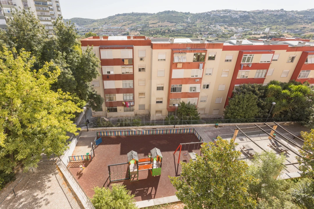Apartamento T2 para Venda em Santo António dos Cavaleiros e Frielas Foto 5