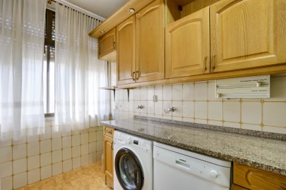Apartamento T3 para Venda em Póvoa de Santo Adrião e Olival Basto