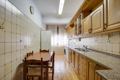 Apartamento T3 para Venda em Póvoa de Santo Adrião e Olival Basto