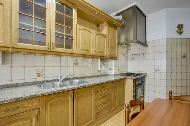 Apartamento T3 para Venda em Póvoa de Santo Adrião e Olival Basto Foto 3