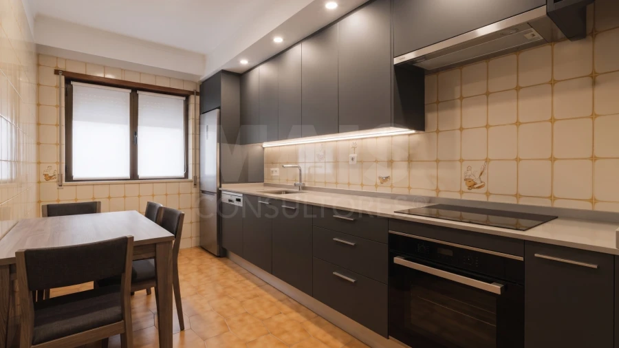 Apartamento T3 para Venda em Póvoa de Santo Adrião e Olival Basto