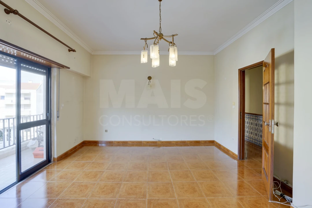 Apartamento T3 para Venda em Póvoa de Santo Adrião e Olival Basto Foto 12