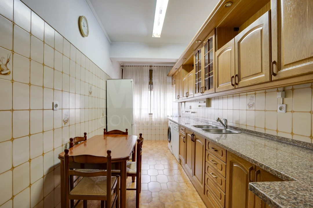 Apartamento T3 para Venda em Póvoa de Santo Adrião e Olival Basto Foto 2