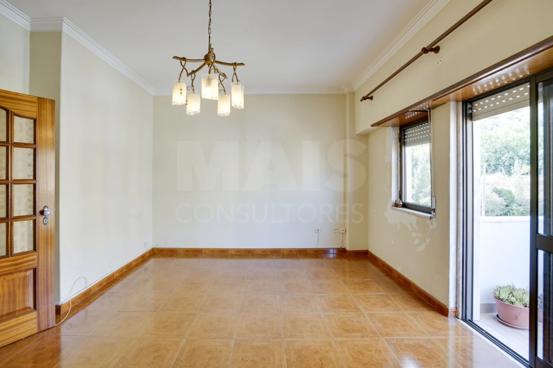 Apartamento T3 para Venda em Póvoa de Santo Adrião e Olival Basto Foto 11