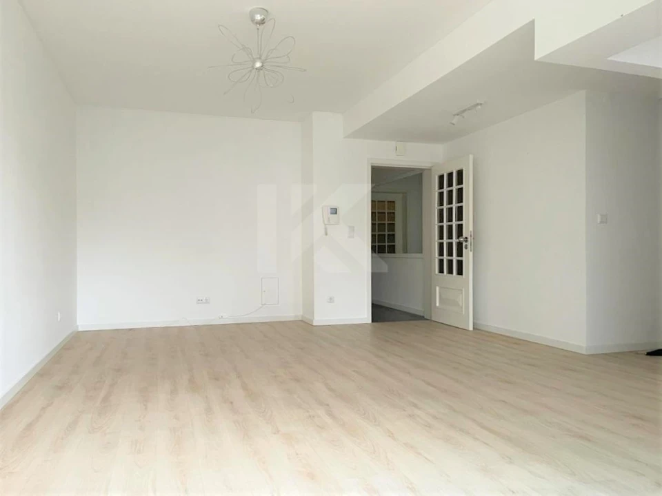 Apartamento T2 para Arrendamento em Funchal (Santa Luzia) Foto 3
