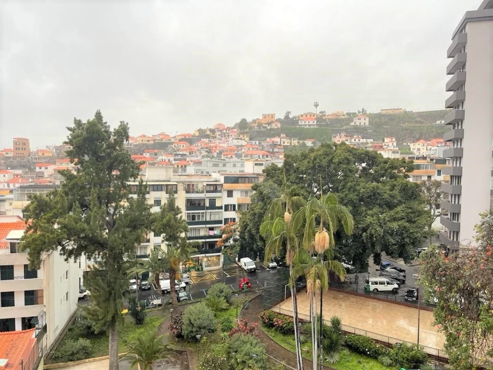 Apartamento T2 para Arrendamento em Funchal (Santa Luzia) Foto 24