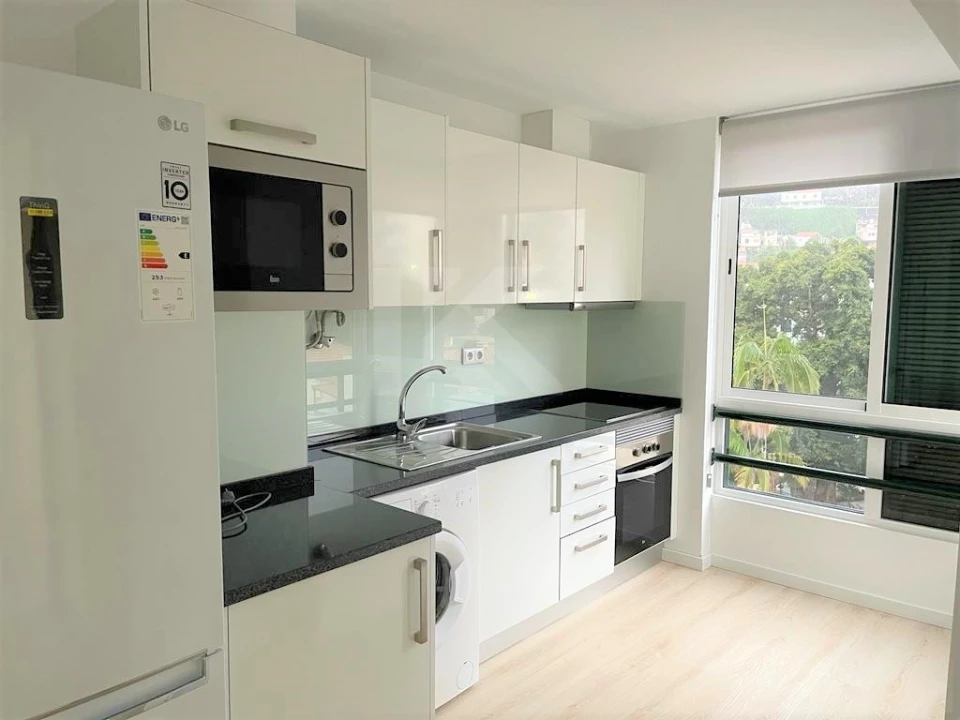 Apartamento T2 para Arrendamento em Funchal (Santa Luzia) Foto 7