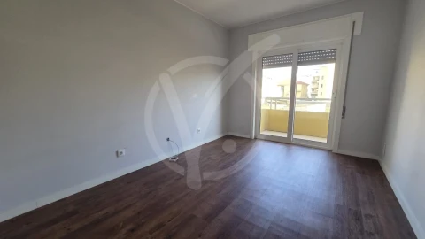 Apartamento T2 para Venda em Póvoa de Varzim, Beiriz e Argivai