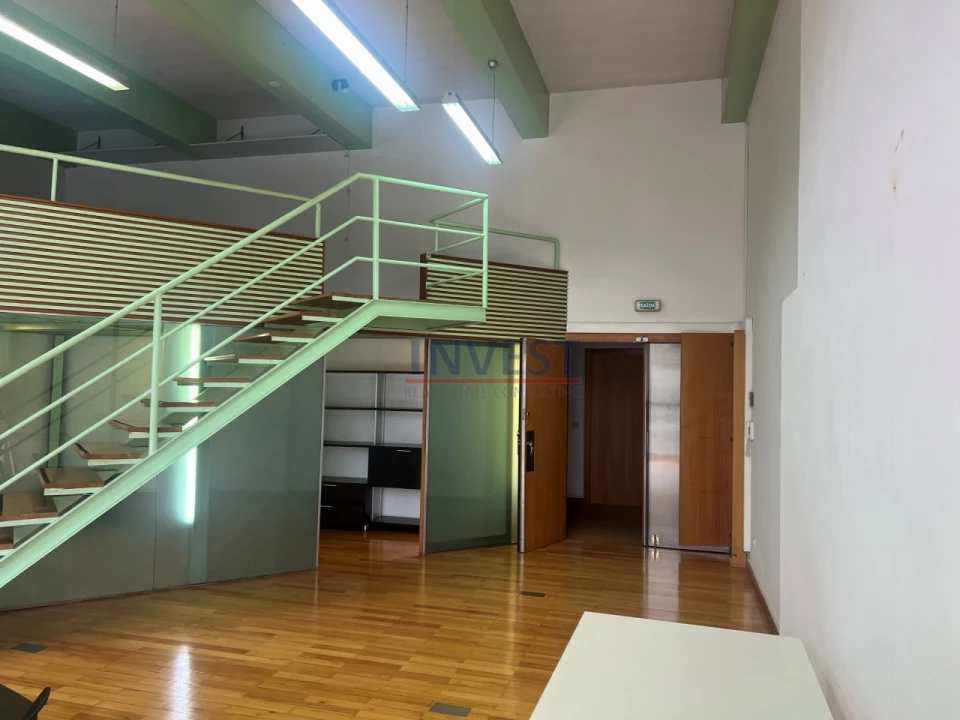 Escritório para Arrendamento em Lordelo do Ouro e Massarelos Foto 10