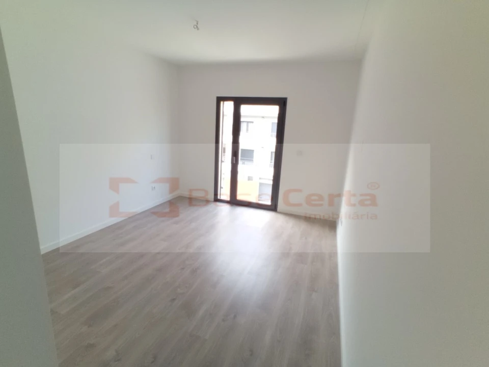 Apartamento T5 para Venda em Corroios Foto 19