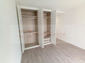 Apartamento T5 para Venda em Corroios