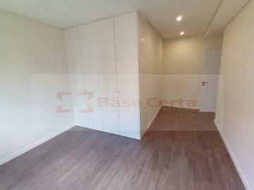 Apartamento T5 para Venda em Corroios