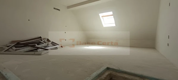 Apartamento T5 para Venda em Corroios