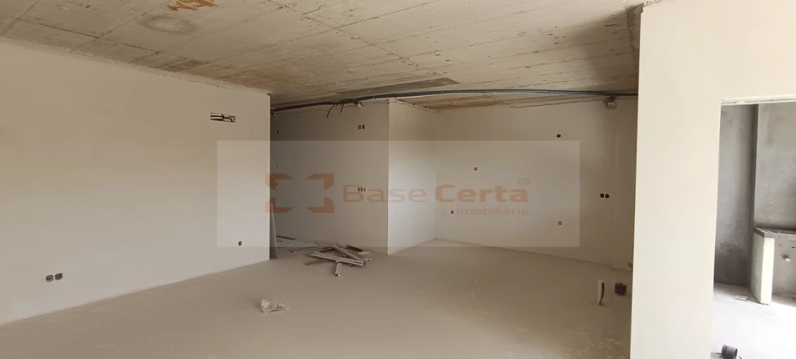 Apartamento T5 para Venda em Corroios Foto 29