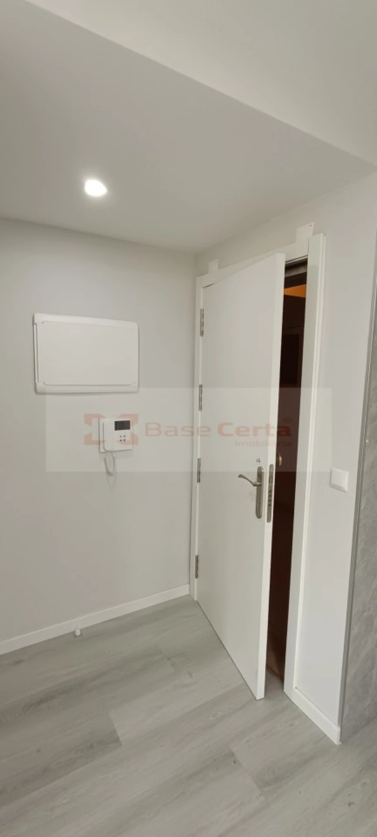 Apartamento T2 para Venda em Corroios Foto 9