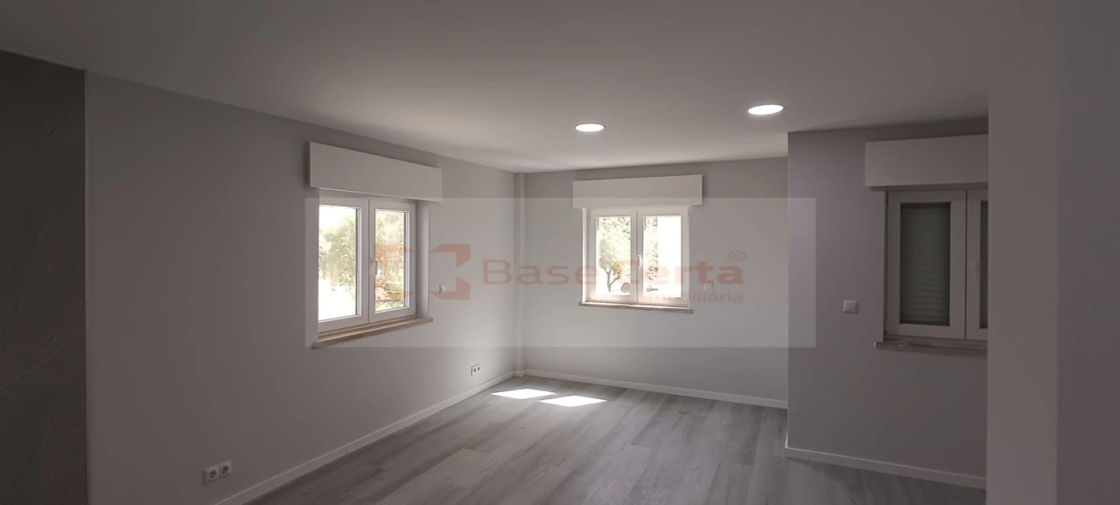 Apartamento T2 para Venda em Corroios Foto 12