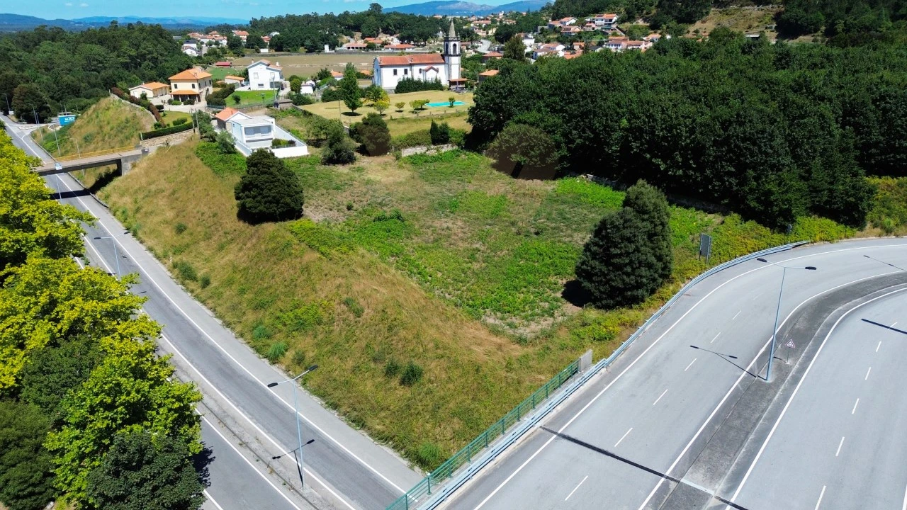 Terreno para Venda em Vila Nova de Cerveira e Lovelhe Foto 7
