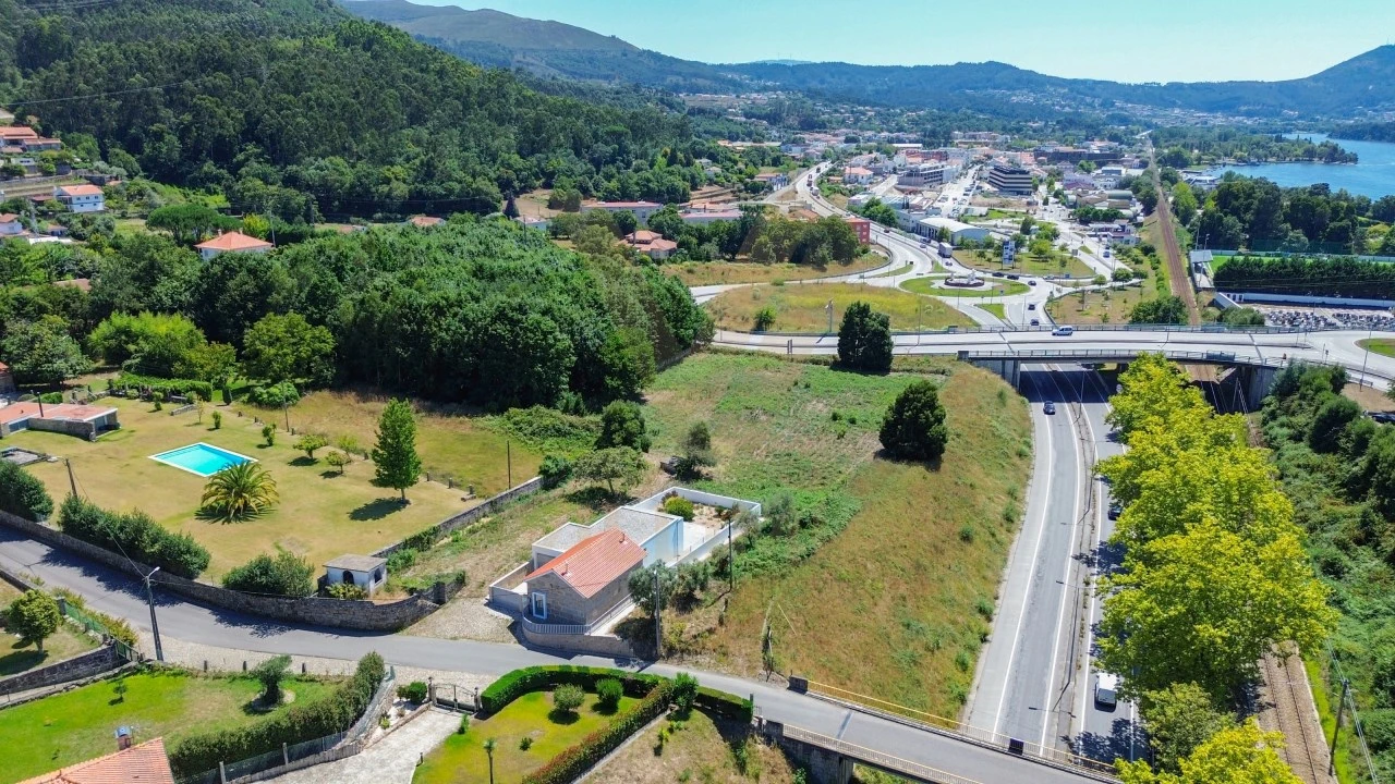 Terreno para Venda em Vila Nova de Cerveira e Lovelhe Foto 10