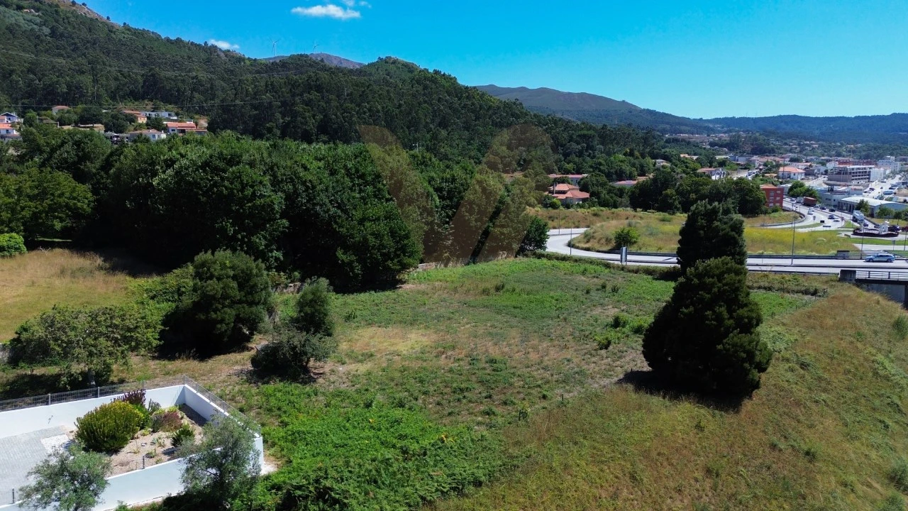 Terreno para Venda em Vila Nova de Cerveira e Lovelhe Foto 8