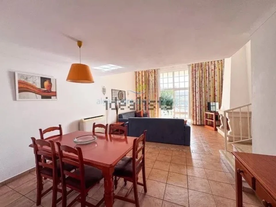 Moradia T2 para Venda em Albufeira e Olhos de Água Foto 1