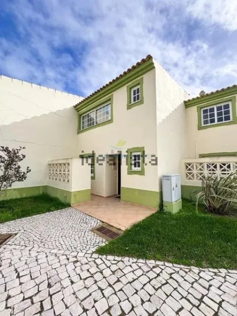 Moradia T2 para Venda em Albufeira e Olhos de Água