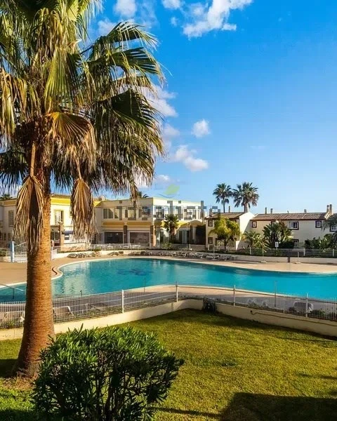 Moradia T2 para Venda em Albufeira e Olhos de Água