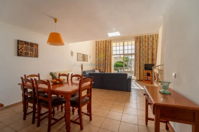 Moradia T2 para Venda em Albufeira e Olhos de Água