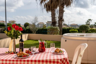 Moradia T1 para Venda em Albufeira e Olhos de Água