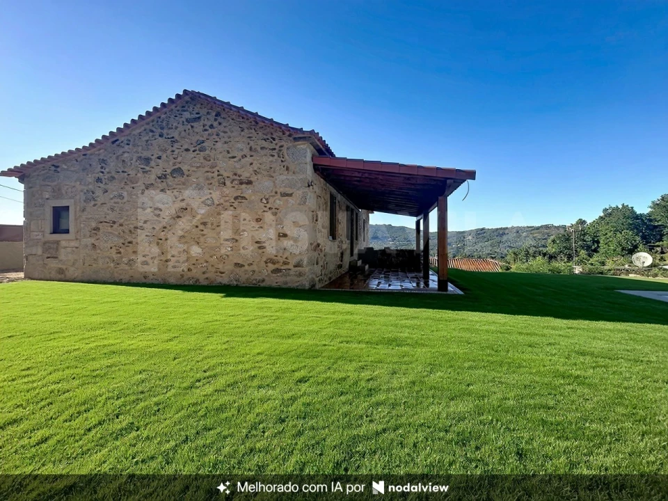 Moradia T4 para Venda em Covas Foto 8