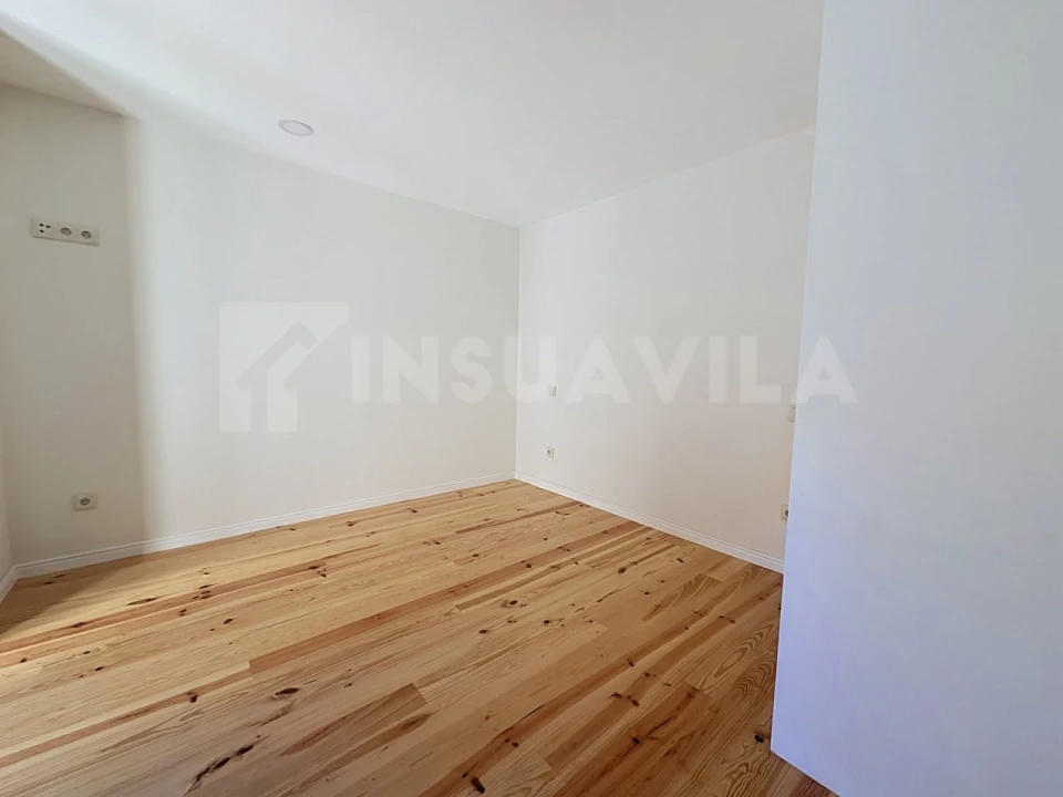 Moradia T4 para Venda em Covas Foto 38