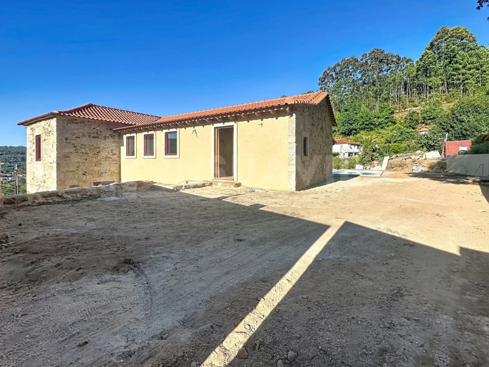 Moradia T4 para Venda em Covas Foto 3