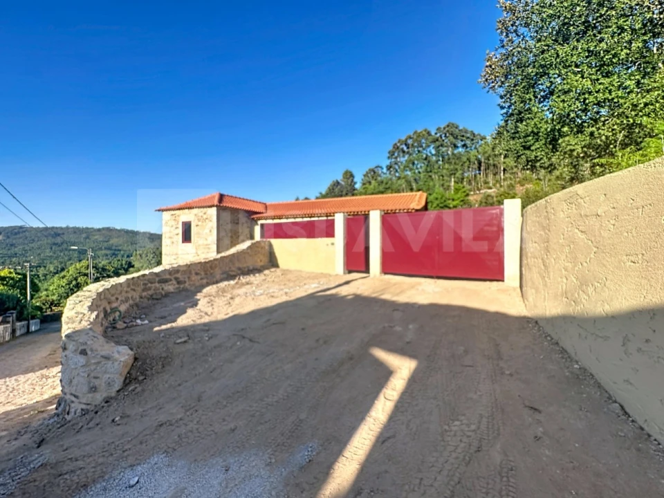 Moradia T4 para Venda em Covas Foto 49