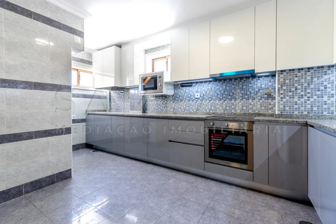 Apartamento T2 para Venda em Rio Tinto Foto 2