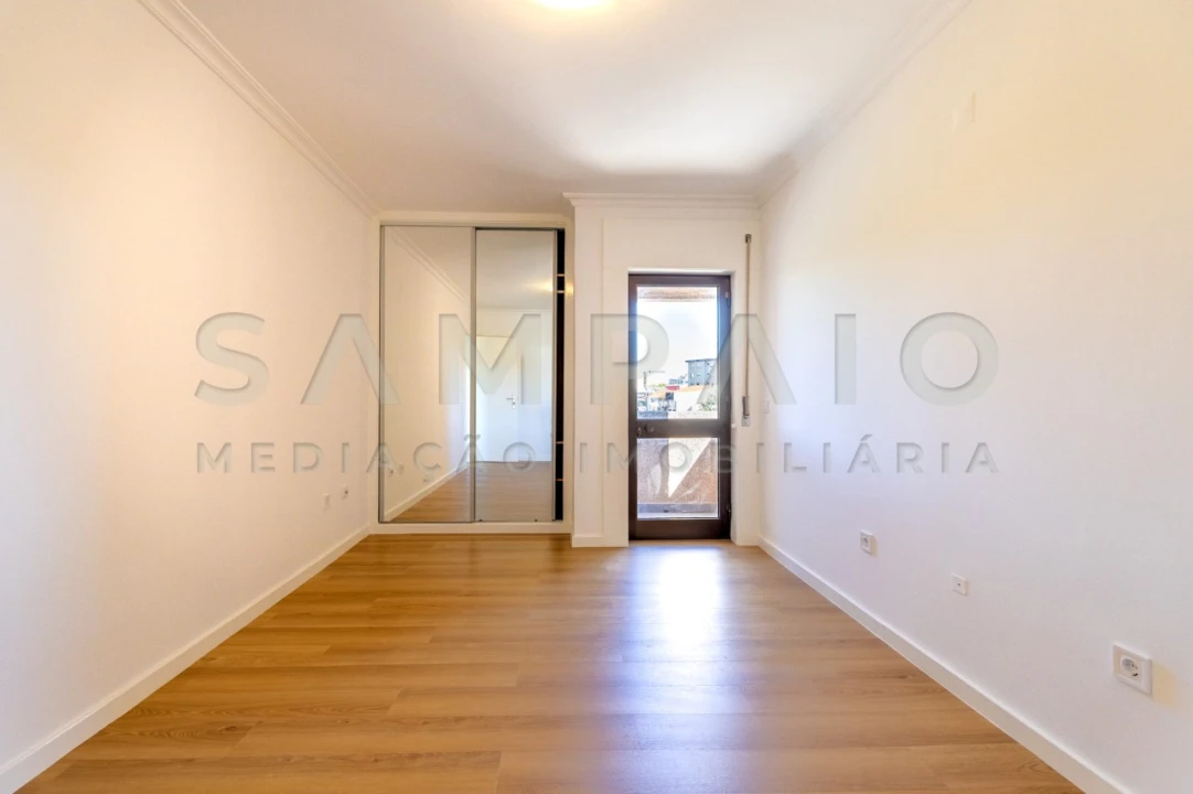 Apartamento T2 para Venda em Rio Tinto Foto 12