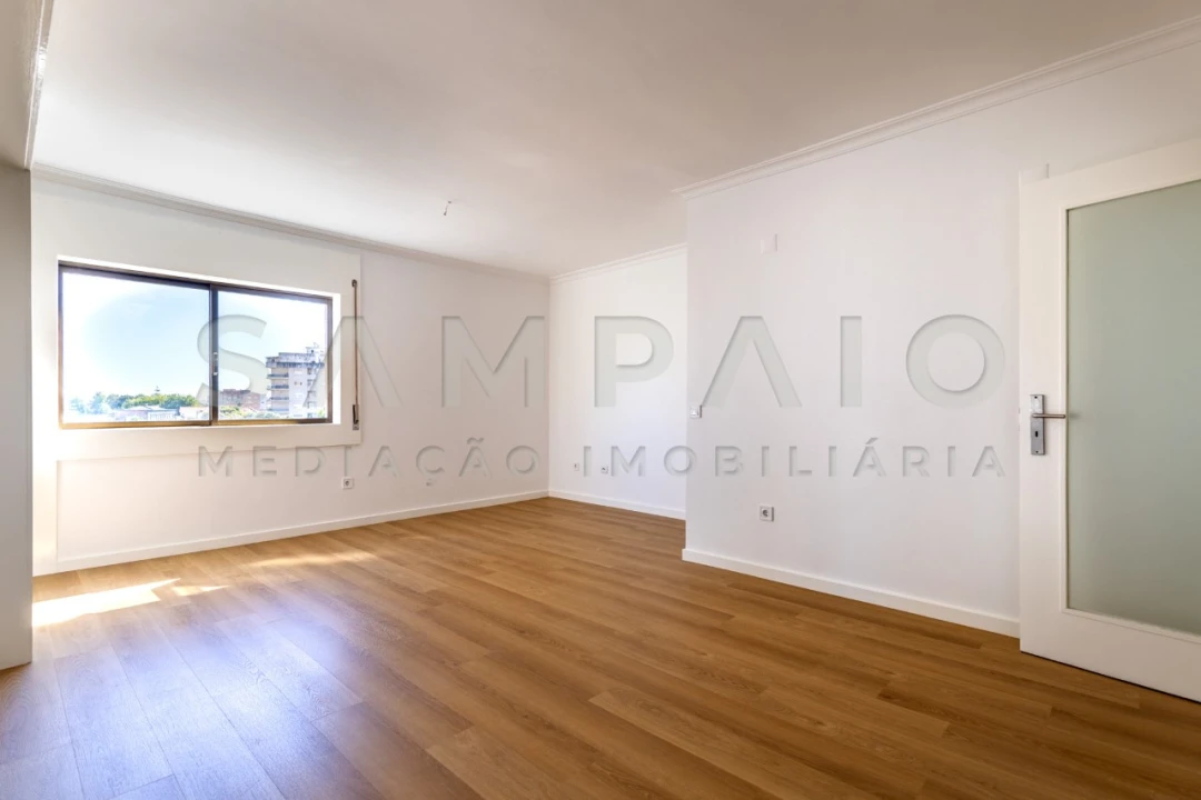 Apartamento T2 para Venda em Rio Tinto Foto 16