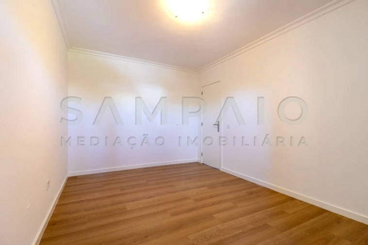 Apartamento T2 para Venda em Rio Tinto Foto 14