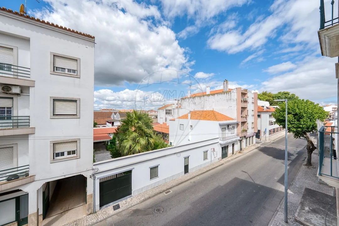 Apartamento T2 para Venda em Almeirim Foto 3