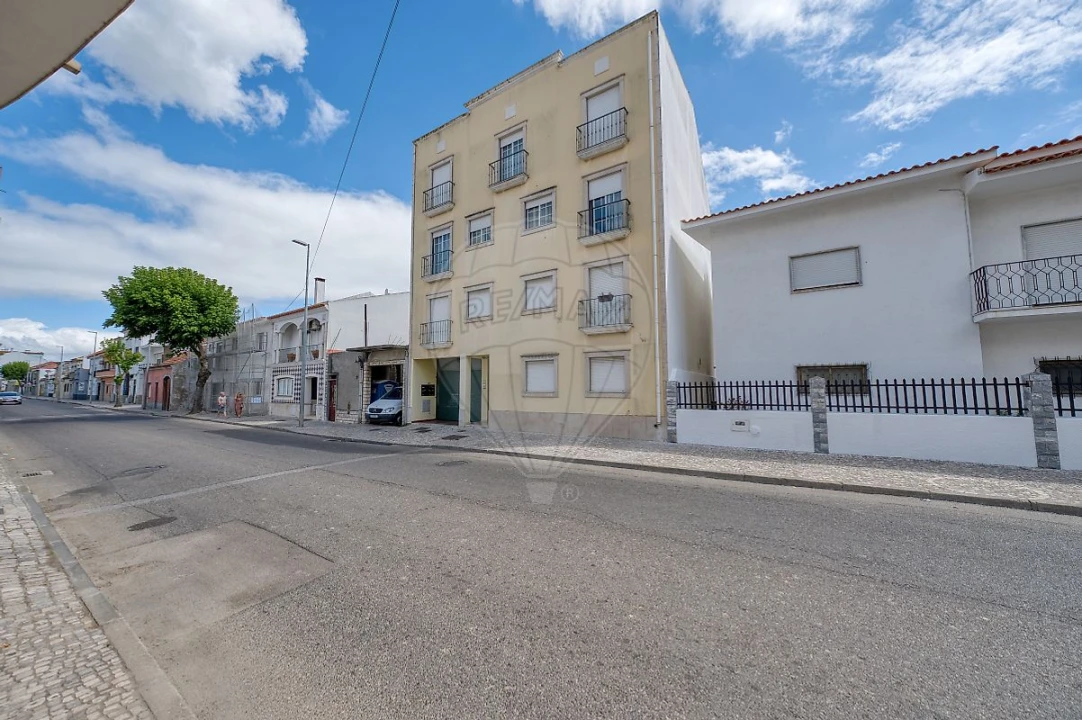 Apartamento T2 para Venda em Almeirim Foto 5