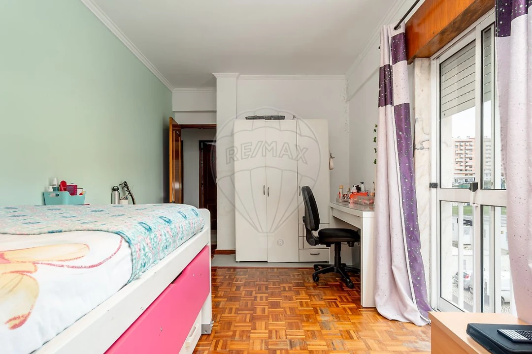 Apartamento T3 para Arrendamento em Rio de Mouro Foto 11