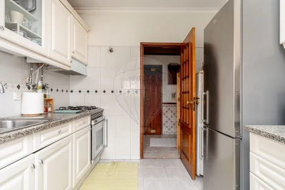 Apartamento T3 para Arrendamento em Rio de Mouro