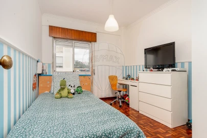 Apartamento T3 para Arrendamento em Rio de Mouro