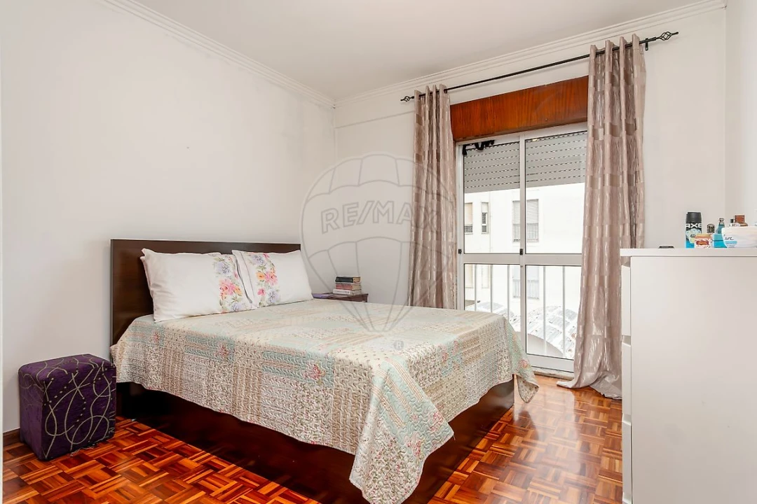 Apartamento T3 para Arrendamento em Rio de Mouro Foto 12